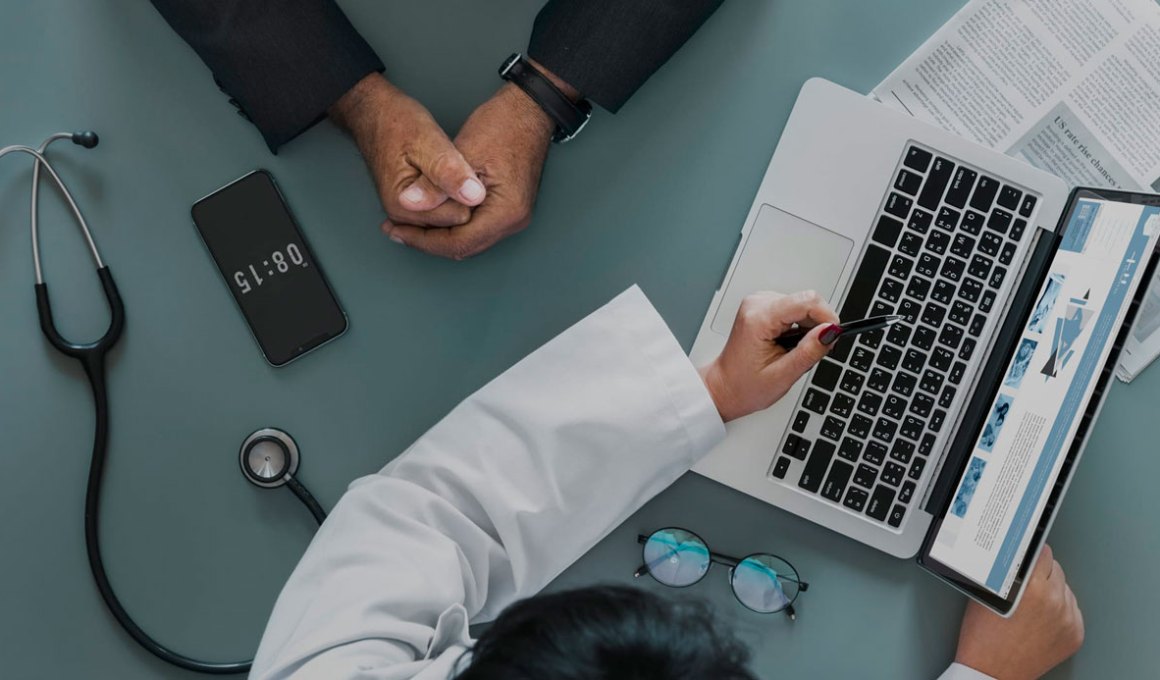 Amparo Saude has clinics and a digital platform.