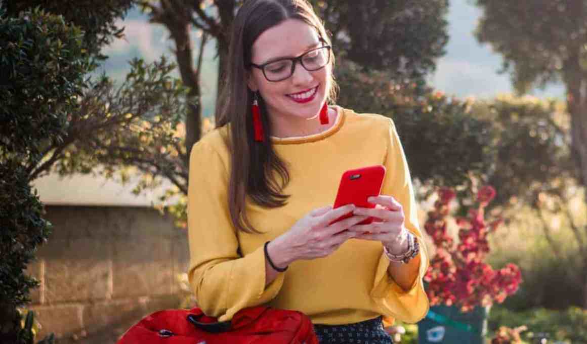 startup red sofa makes digital networking easier through its app