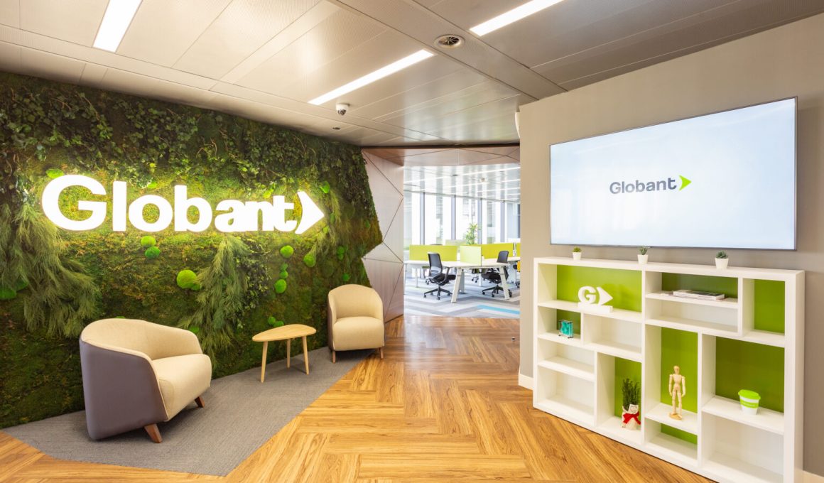 Globant, an Argentine software company, bought a majority stake in the creative agency GUT, to strengthen marketing services.