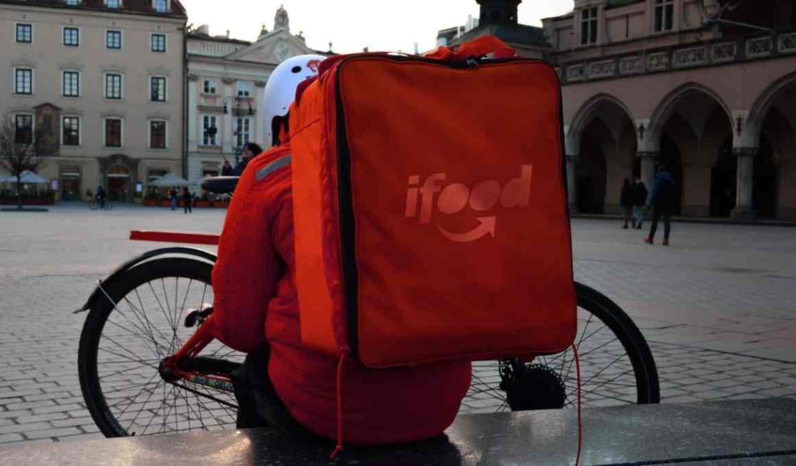 ifood provides insurance and educational opportunities to delivery workforce