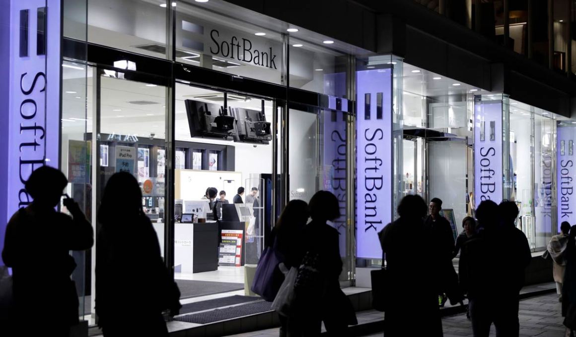 softbank appraises investments in mexican startups, konfío and kavak